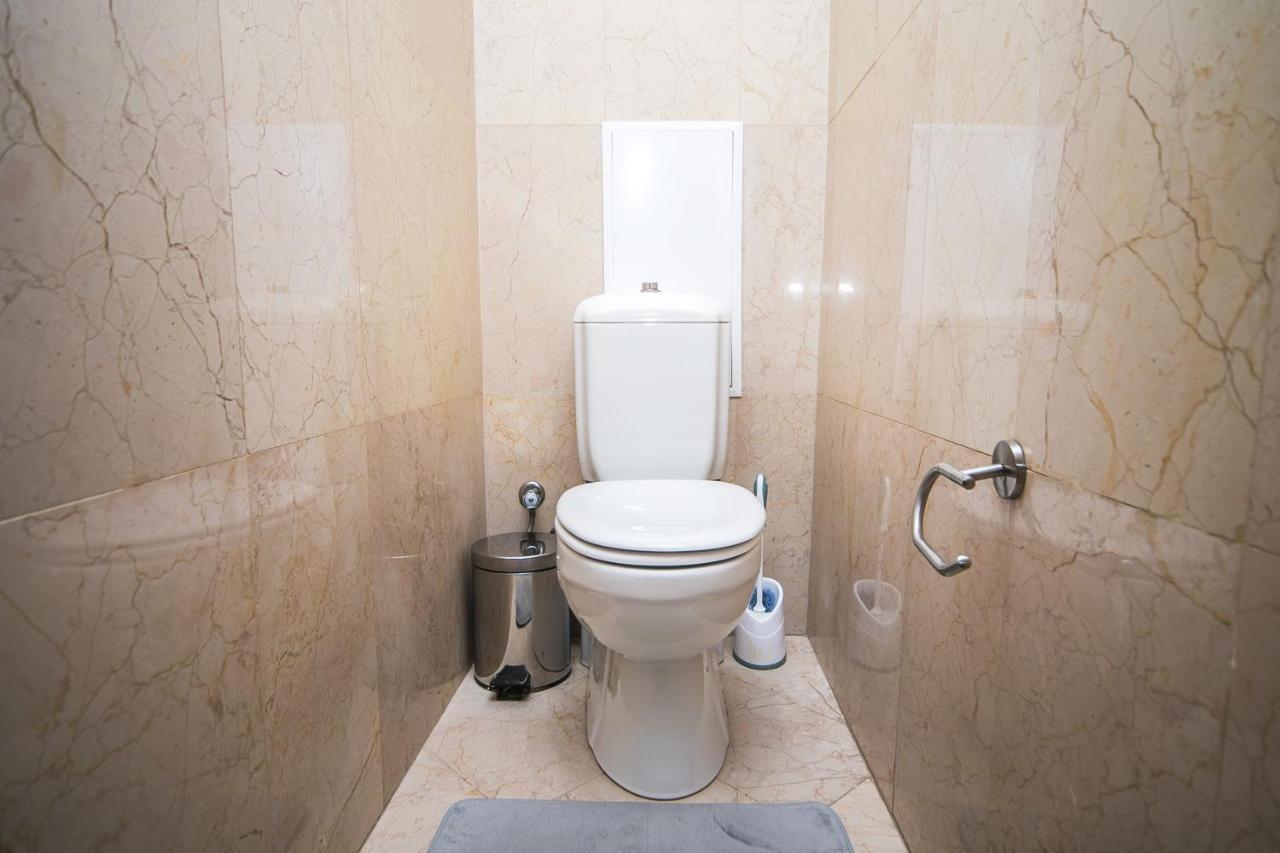 Apartment Ploshchad Pobedy 3 Komnaty Minsk Exterior foto